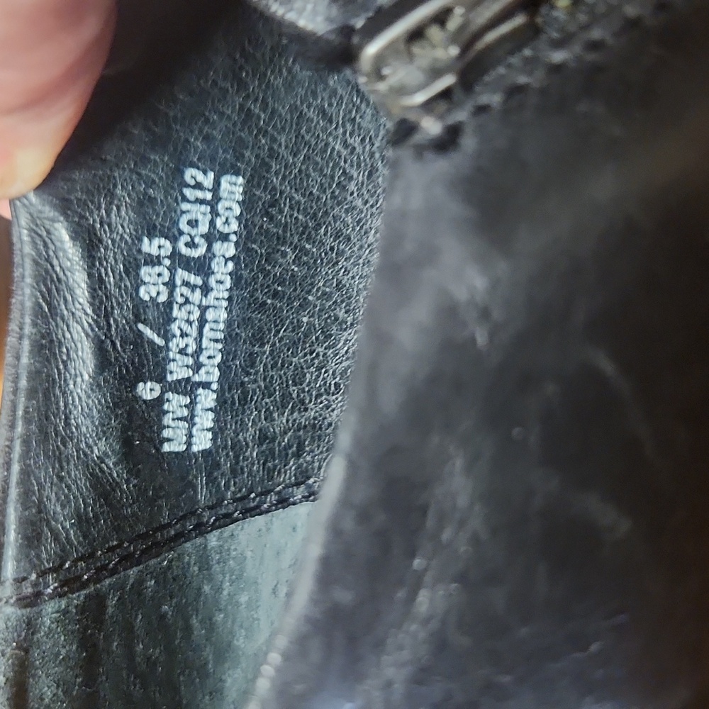 Black Leather Women's Shoes 6, EUC - Picture 2 of 5